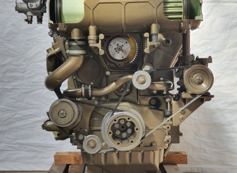 Brandfolgeschäden beheben, Wassergekühlter Viertakt – Dieselmotor D 232 – V8, Deutsches Museum München