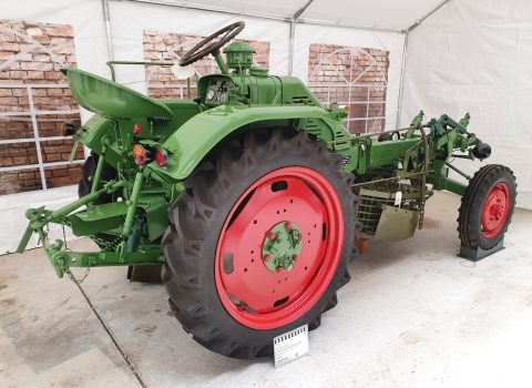 Brandfolgeschäden beheben, Fendt Traktor, Deutsches Museum München